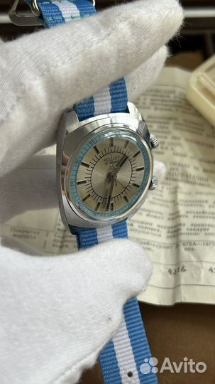 Часы наручные Полет Будильник с документами