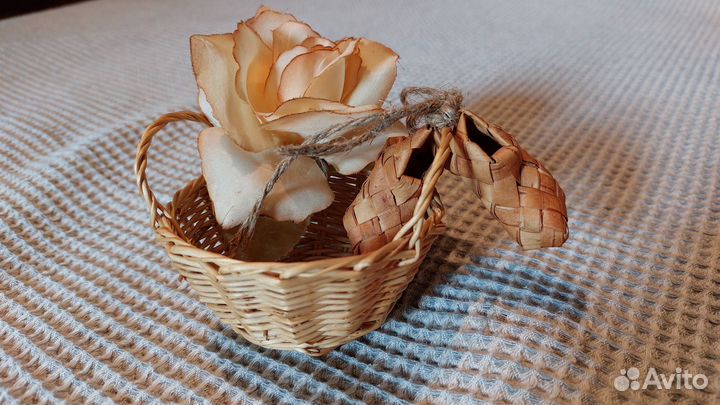 Хлебница/конфетница,поднос Жостово,ложки,корзинки