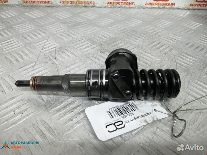 Форсунка Volkswagen Golf Plus 2005 038130073AG