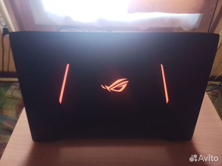 Игровой ноутбук Asus Rog Strix