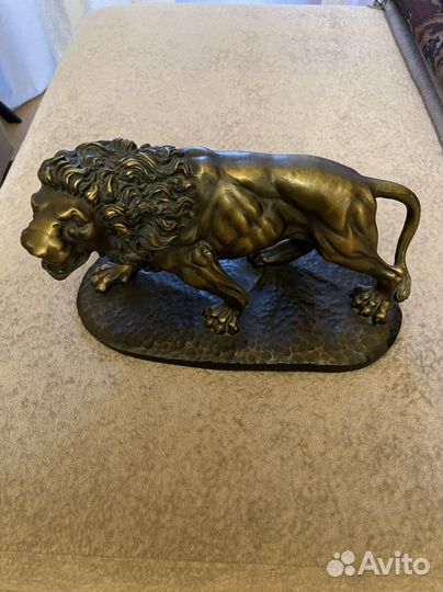 Лев скульптура
