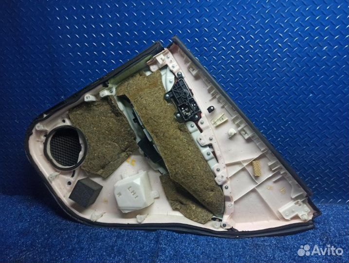 Дверная карта обшивка задняя левая Infiniti Ex35