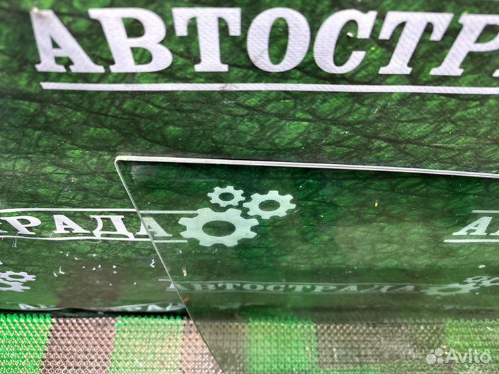 Стекло двойное переднее правое Lexus Lx570