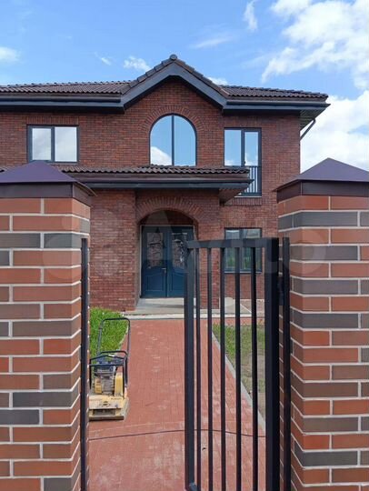 Коттедж 221 м² на участке 12 сот.