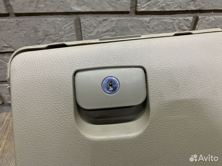 Hyundai Santa Fe (CM) Бардачок