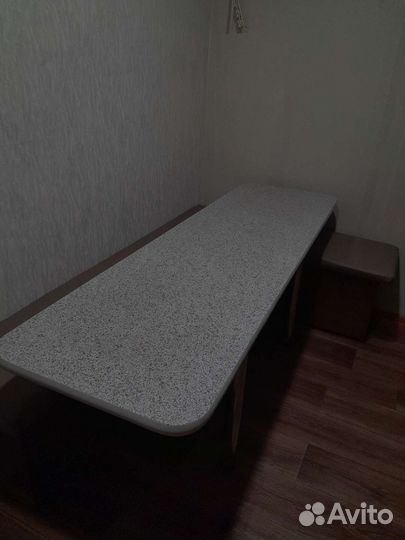 Кухонный стол