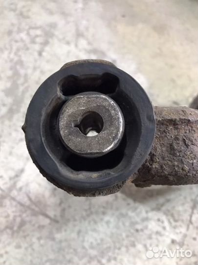 Рычаг подвески задний правый Volkswagen