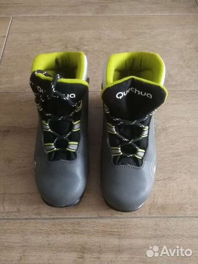 Лыжные ботинки детские 31 размер, хорошее состояни