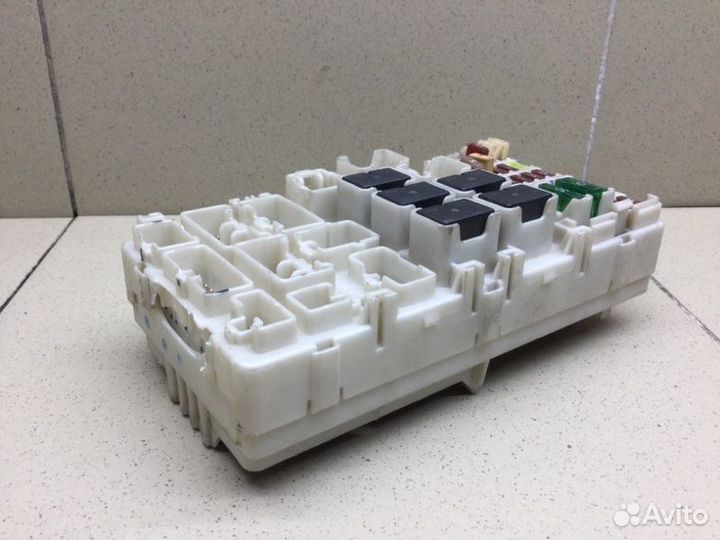 Блок предохранителей салонный Mitsubishi L200 KB