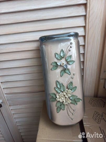 Кашпо для цветов настенное