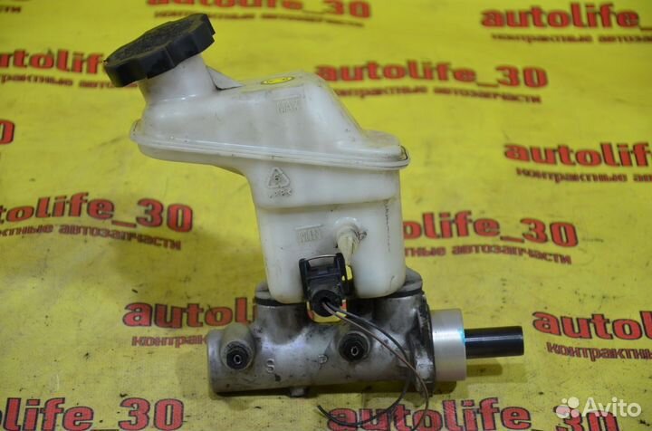 Главный тормозной цилиндр Hyundai Santa FE 2