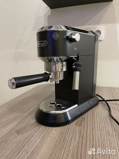 Delonghi Dedica EC 685 Рожковая кофеварка