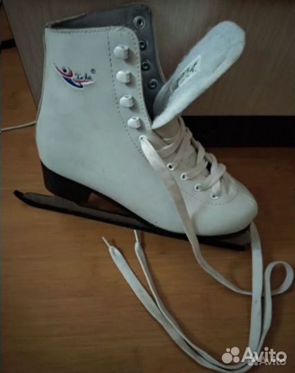 Коньки фигурные 37 размер