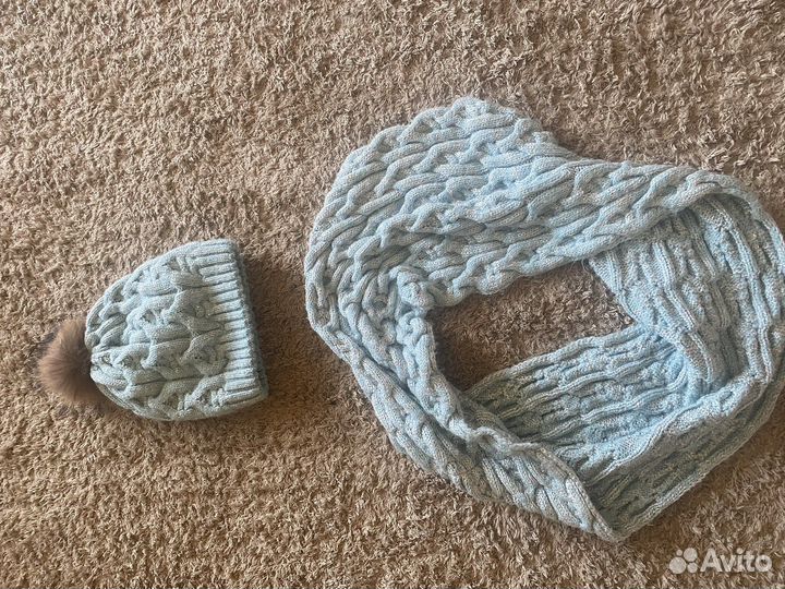 Комплект шапка с мех пампоном и шарф-труба