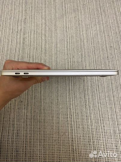 Apple MacBook Pro 13 2016 touch bar