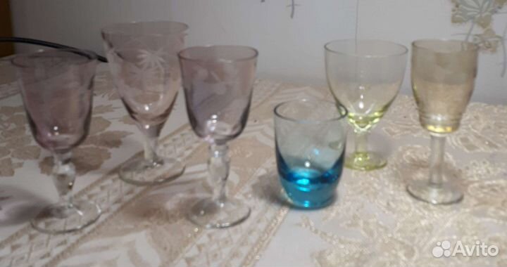 Лафитники, рюмки/стопки, салатник. Цветное стекло
