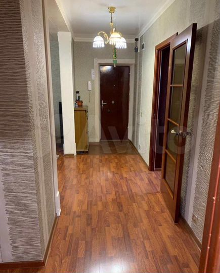 4-к. квартира, 100 м², 3/5 эт.