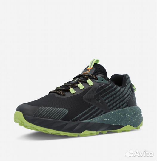 Новые кроссовки 