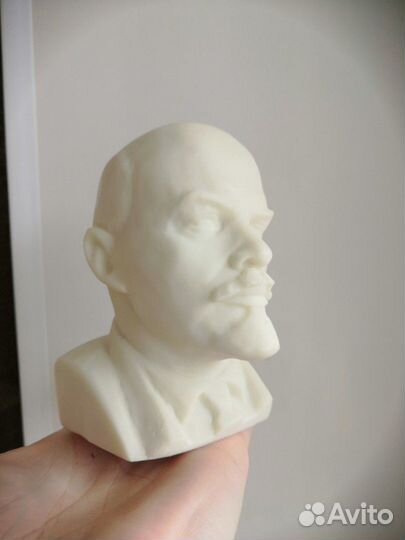 Бюст Ленина