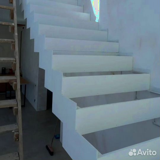 Лестница в коттедж