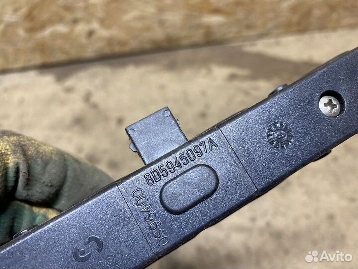 Фонарь задний (стоп сигнал) audi A4 B5 1994-2001