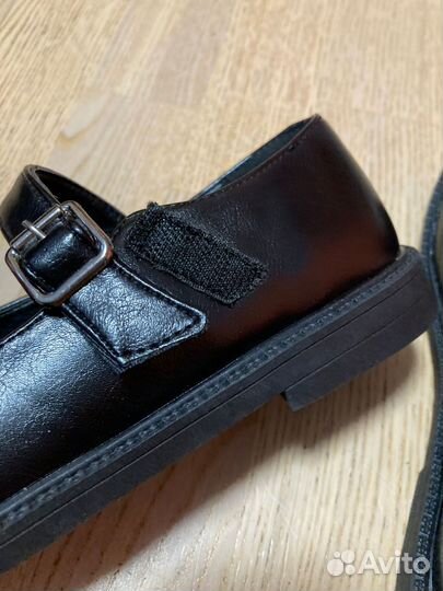 Туфли для девочки 34,5 размер новые