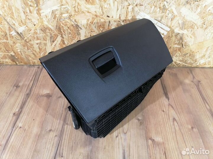 BMW 5 F10/F11 Бардачок в сборе ящик