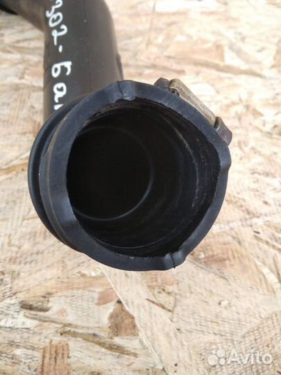 Патрубок горловины бака Toyota Land Cruiser 200