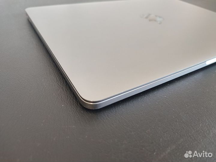 Apple MacBook Pro 13 2017, 256 гб