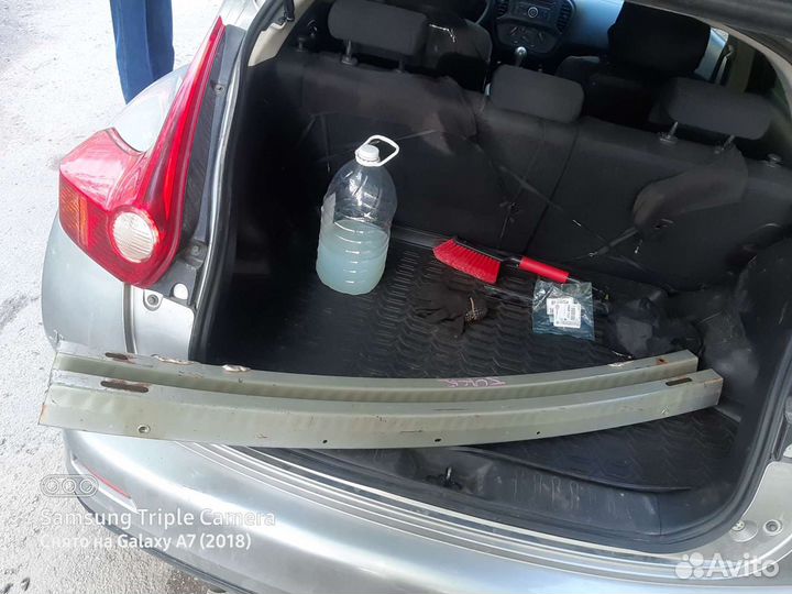 Уселитель заднего бампера