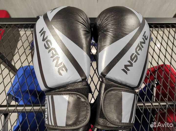 Боксерские перчатки Insane ares