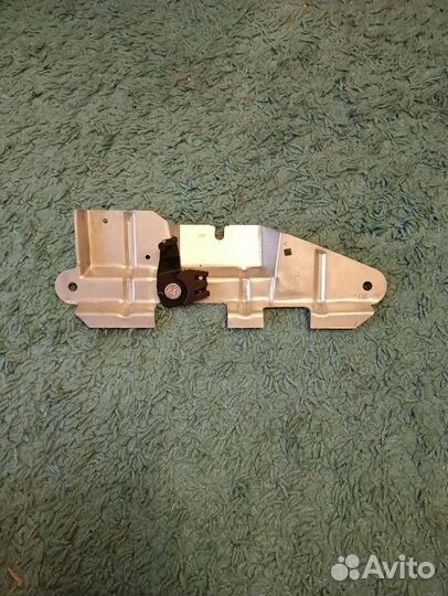 Кронштейн багажника фольксваген бора