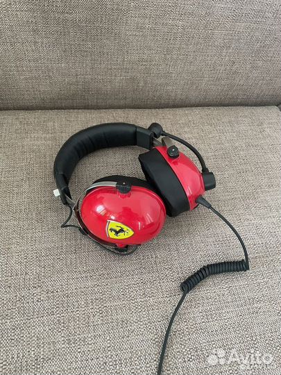 Игровая гарнитура Thrustmaster T.Racing Ferrari