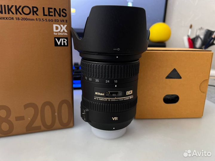 Nikon 18-200mm f/3.5-5.6G ED VR II AF-S DX Nikkor