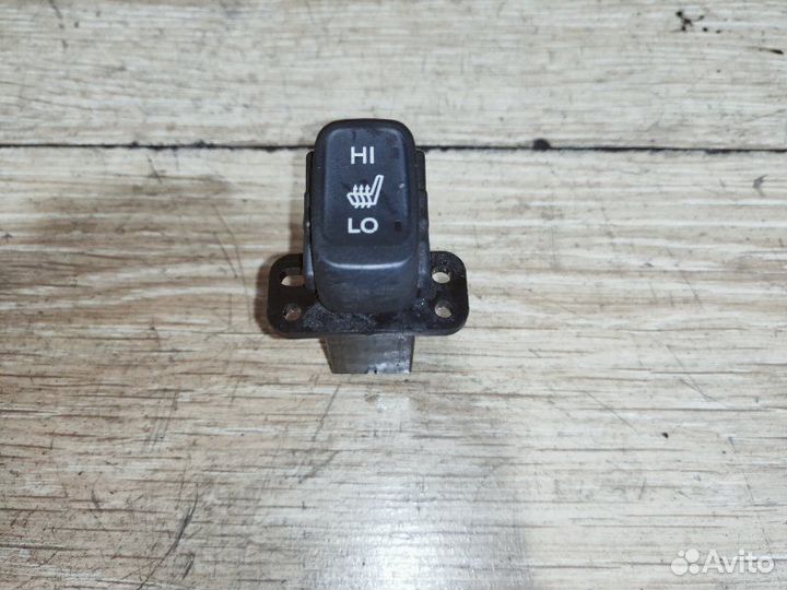 Кнопка обогрева сидений Honda Civic Viii 5D 2009