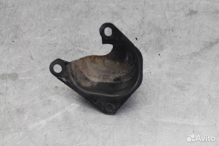 Кронштейн усилителя заднего бампера правый Nissan