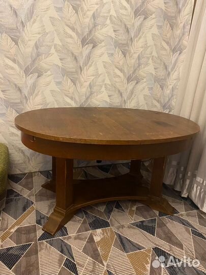 Обеденный стол