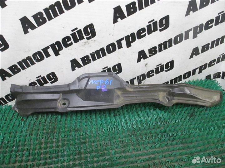 Уплотнитель крыла передний левый Toyota Ist NCP61