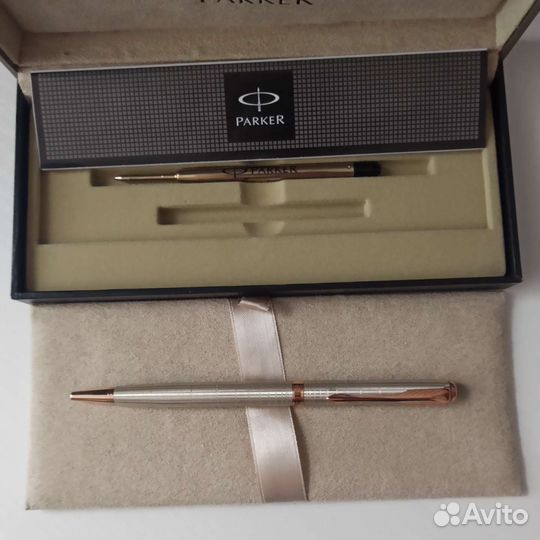 Шариковая ручка серебро Parker Sonnet Slim K435
