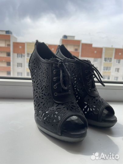 Босоножки - ботильоны