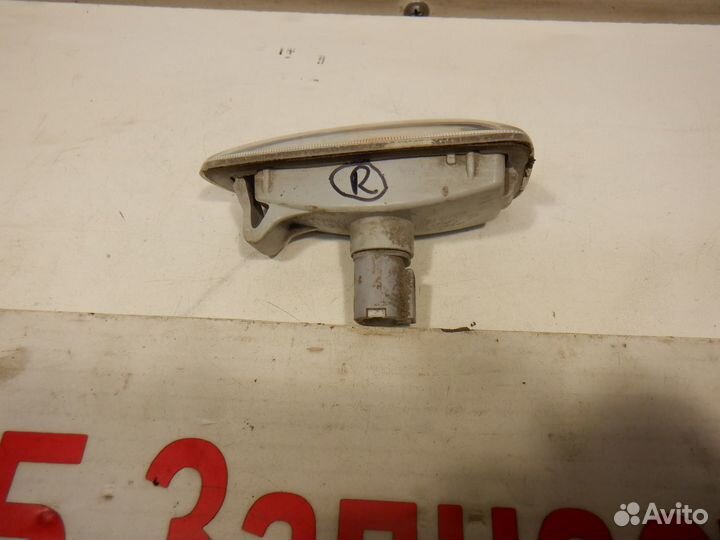 Повторитель на крыло Hyundai H1 Grand Starex