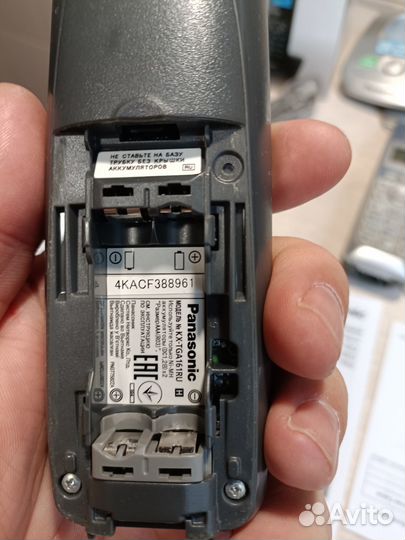 Радиотелефоны Panasonic KX-TG1611RU и KX-TGA250RU