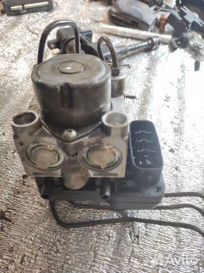 Блок абс паджеро пинин 2005год 2.0