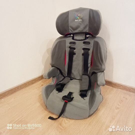 Автомобильное кресло