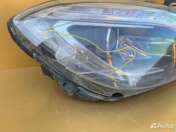 Фара ксеноновая правая Mercedes-Benz Ml W166