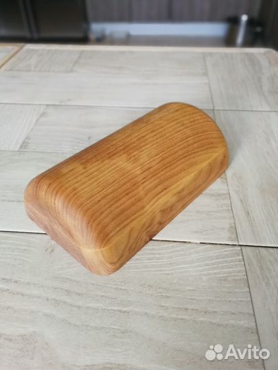 Подушка Ниши из Дерева