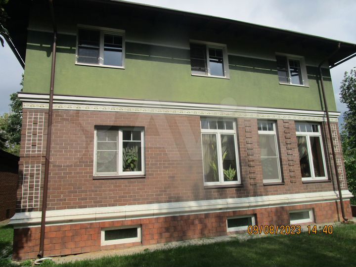 Дом 320 м² на участке 8 сот.