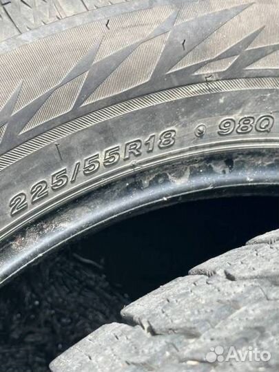 Bridgestone Blizzak VRX2 225/55 R18 98Q