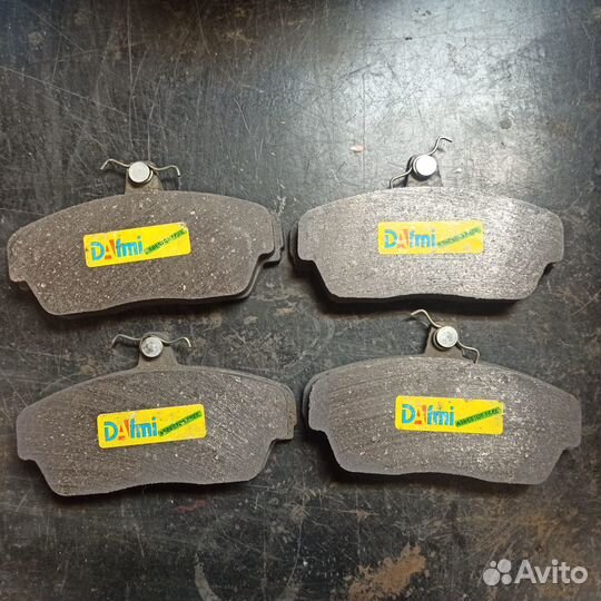 Тормозные колодки передние