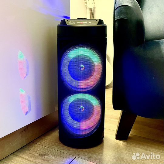 Портативная колонка bluetooth с микрофоном новая